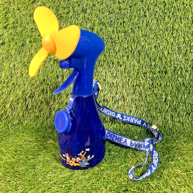 Walt Disney World Disney Parks Misting Water Spray Bottle Fan Sprinkle Cool Off