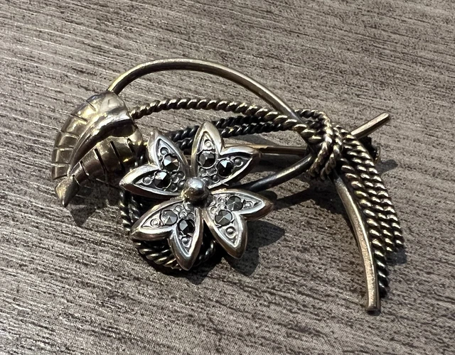 Boucles d'Oreilles en Or et Opales Boucles d'Oreilles en Or et Opales
