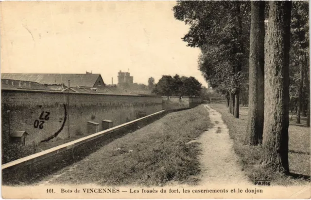 CPA Vincennes Les fosses du fort (1348876)