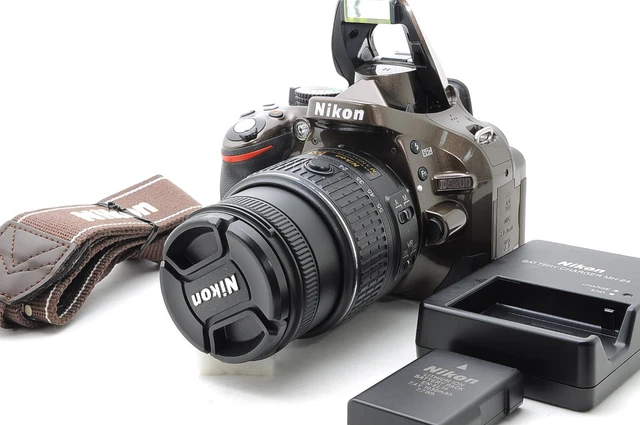 [Near Mint] Nikon D5200 24.1MP Digital Cam AF-S 18-55 f/3.5-5.6 ii Lens/U250
