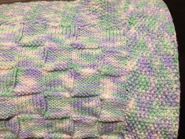 Handmade Knitted Knee Rug Blanket Green Baby Bassinet Cot Pram Shawl Toddler NEW 3