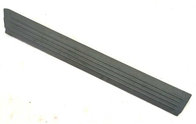 01-07 Rear Passenger Door Sill Plate Step Molding DODGE CARAVAN B4A