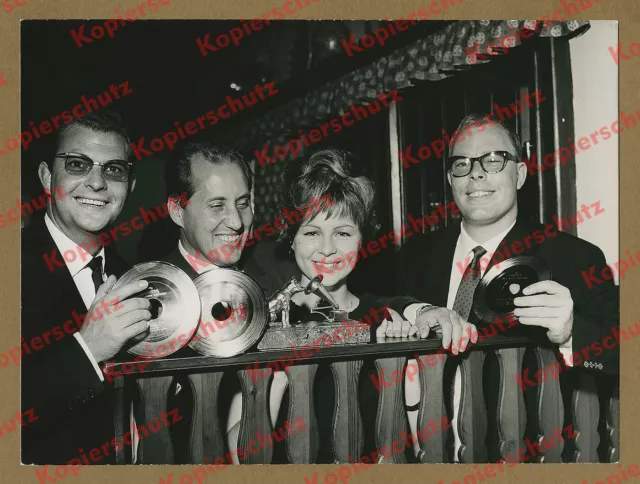 Foto Conny Froboess Musik Goldene Schallplatte Bruhn Electrola Buschor Köln 1963