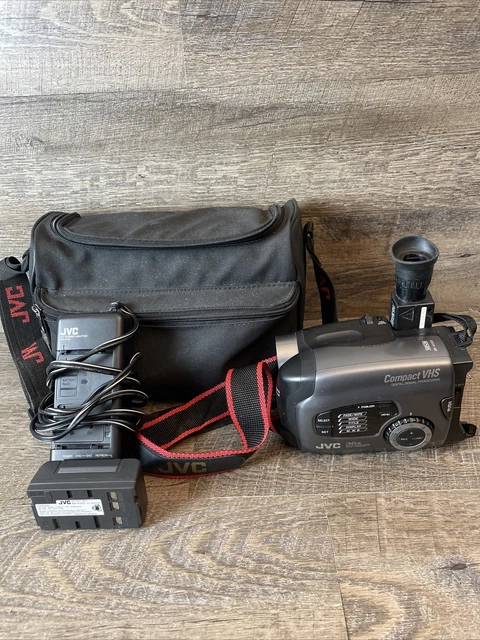JVC Compact VHS camcorder Bundle GR-AX820 Battery Charger Bag Vintage