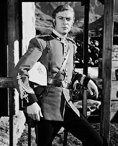 MICHAEL CAINE AS LT. GONVILLE BROMHEAD FROM  8X10 PHOTO great gift idea 170591