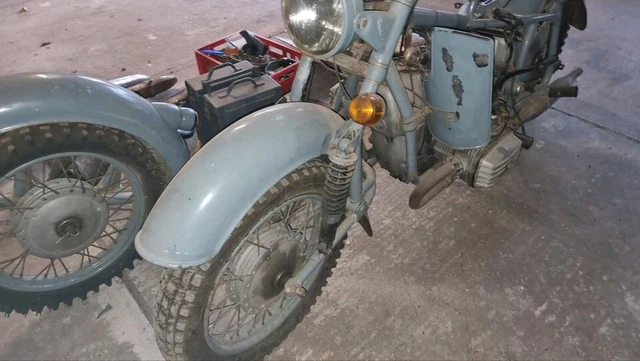 Dnepr MT11 Gespann zum Wiederaufbauen