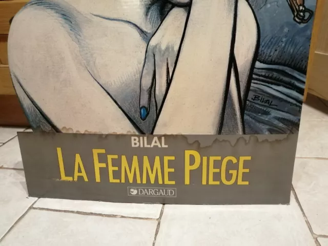 PLV Silhouette Bilal La Femme Piège 2