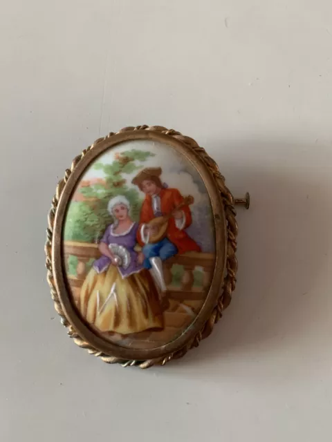 Ancienne Broche Porcelaine De Limoges // Scene Galante