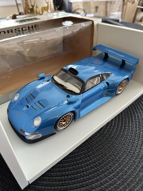 Miniature UT Models 1/18 Porsche 911 GT1 - Sans Boîte - Bon état