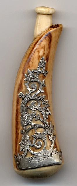 Dent , Défense, transformée peut etre en flacon, avec superbe décord en argent