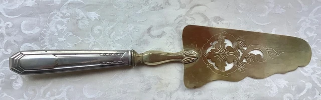 Pelle a tarte style art nouveau metal argente et manche en nacre