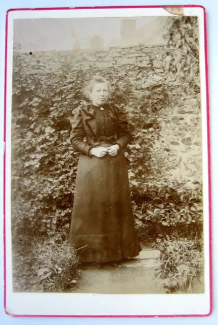 CABINET PHOTO XIX VEYSSET in BERNAY EURE WOMAN IN THE GARDEN d957