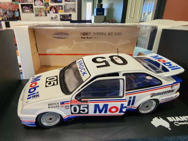 1/18 Biante Classics Peter Brock 1989 Bathurst 1000 Mobil Ford Sierra #05