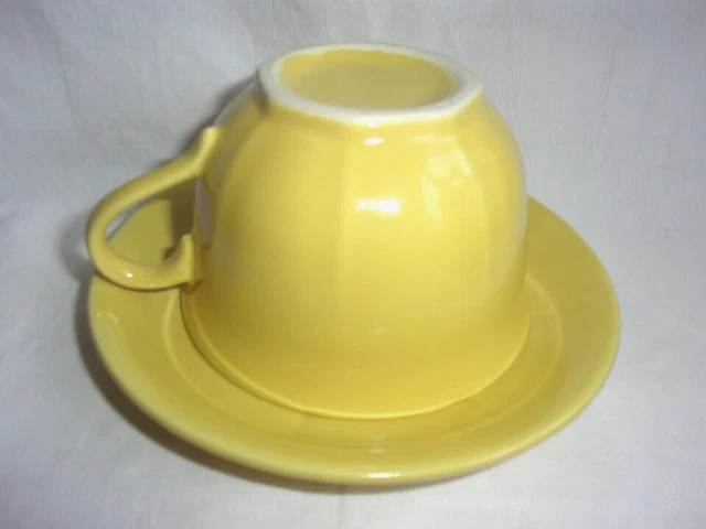 Tasse Et Soucoupe Vintage à Motif Prunes – Ancienne, Faite Main, Décor Relief