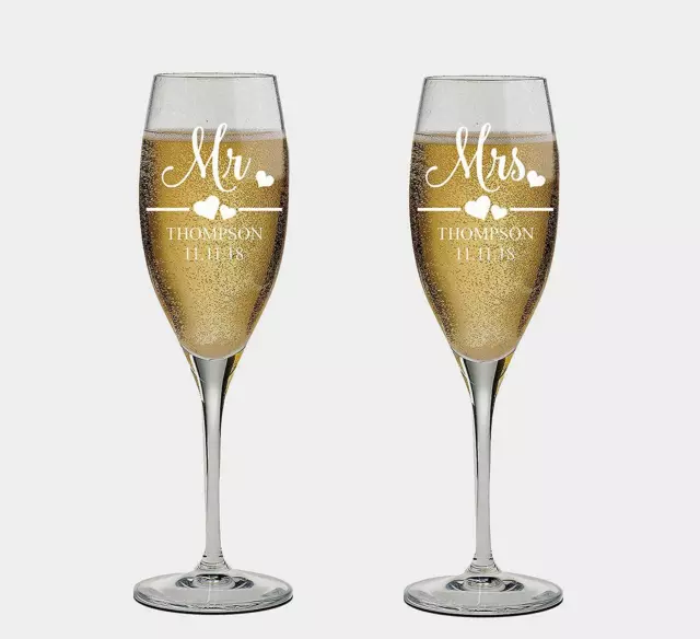 Mr. And Mrs. Personalized set of 2 Champagne Glass,Toasting Flutes, wedding Gift