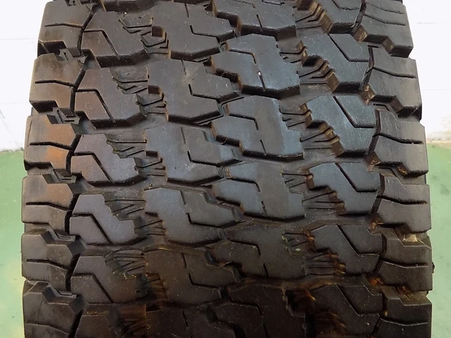 LT265/70R17 Goodyear Wrangler Silent Armor OWL 121 R Used 11/32nds