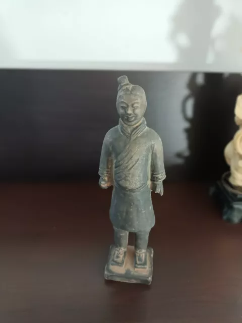 Ancienne figurine en terre cuite d'un Guerrier chinois h = 21,5 cm