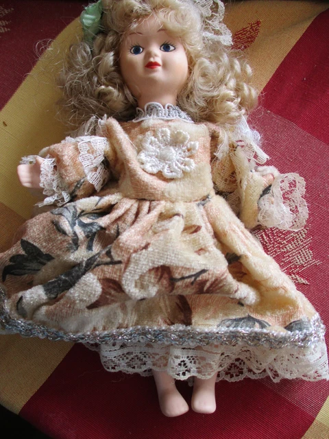 Ancienne Poupée Miniature Française Mignonetta – 18 Cm – Collection Tissu Vintage – Bon état