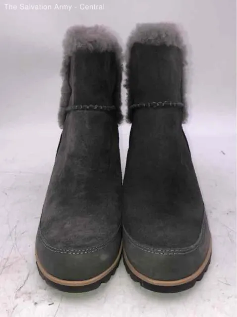 UGG Womens Malvella1120802 Gray Suede Round Toe Ankle Snow Boots Size 7
