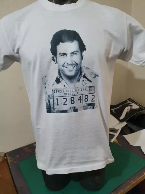 T-shirt con foto segnaletica Pablo Escobar