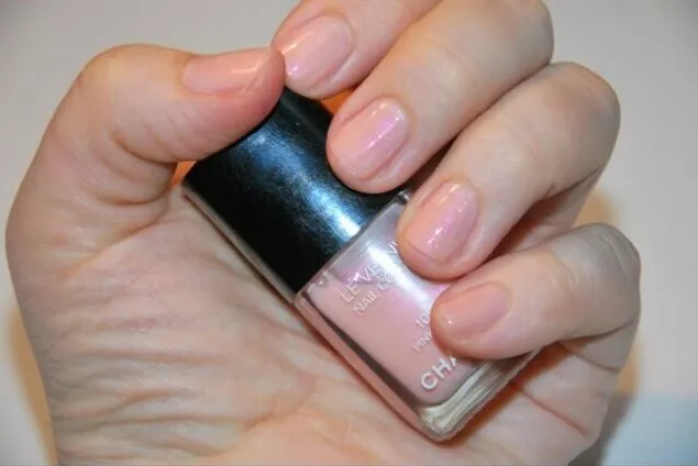 chanel ballerina nail polish