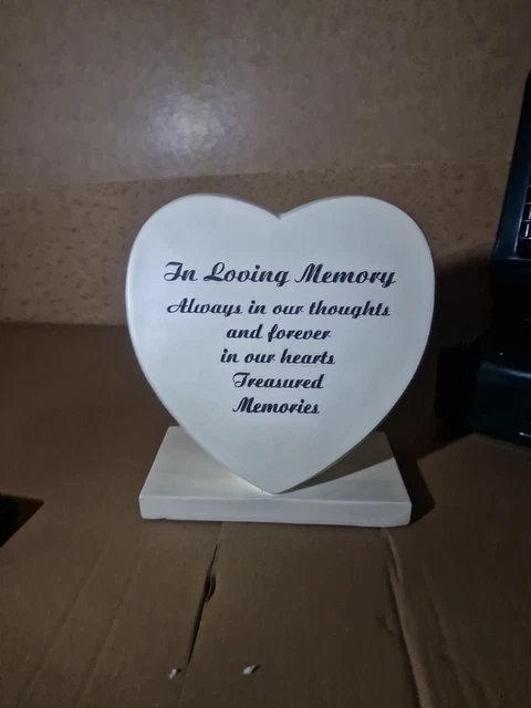 Pietra del cuore placca funebre funeraria tomba. In amorevole memoria