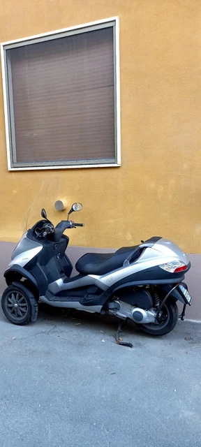 piaggio mp3 250cc piaggio mp3 250cc