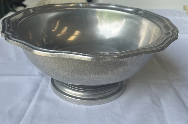 Vintage Wilton Armetale Queen Anne Serving Footed Bowl 10.5" Vintage Wilton Armetale Queen Anne Serving Footed Bowl 10.5"