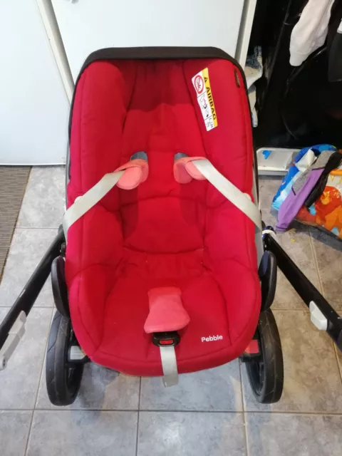 Red quinny moodd travel system good used condition