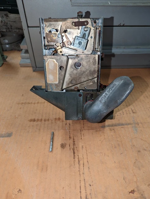 Vendo 39 81A B 110 Small Door Coca Cola Machine Coin Mechanism Cavalier C51