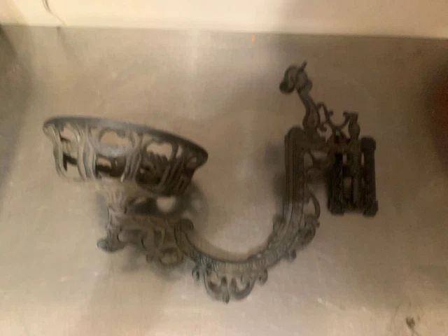 Large Cast Iron Wall Mount with Swing Arm Lamp Holder w/ Bracket - BOx