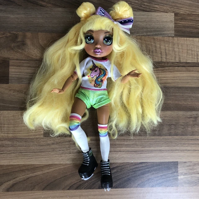 MGA Entertainment Poupée mannequin Rainbow High Shadow High Luna