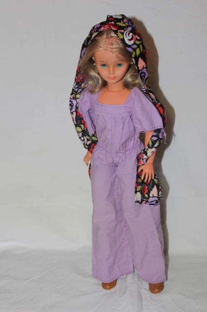 CATHY DE BELLA en tenue présentation poupée cathie EUR 20,00 - FR