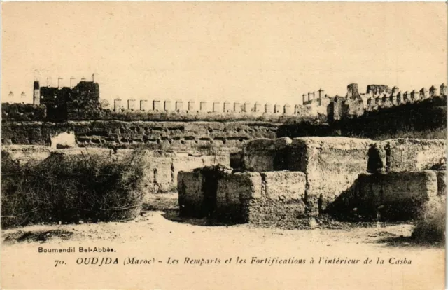 CPA AK MAROC OUDJDA Remparts, Fortifications a l'interieur de la Casba (280912)