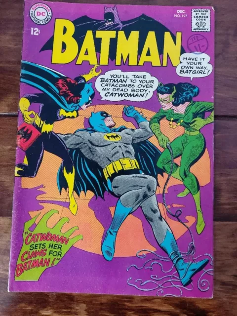 Batman 197 (Original) Catwoman sets her claws for Batman - Batgirl appearance