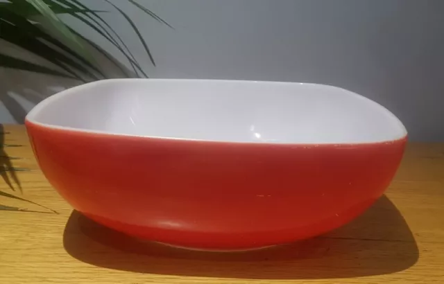 Vintage Pyrex 9" Primary Colours Red Hostess Chip/Salad Dish 525B-025    2.5 Qt