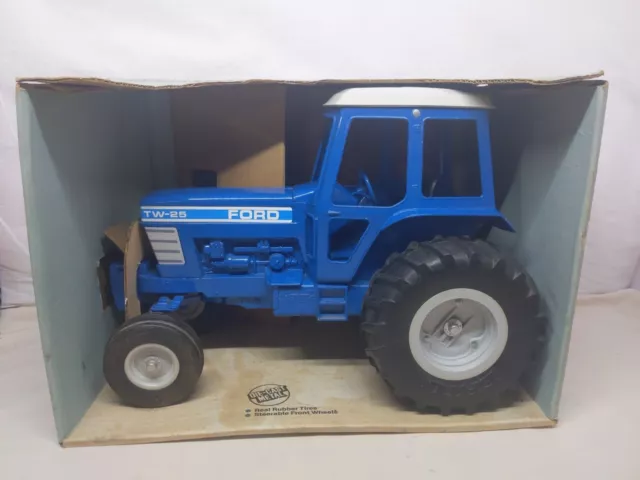 1/12 Ertl Farm Toy Ford TW-25 Tractor
