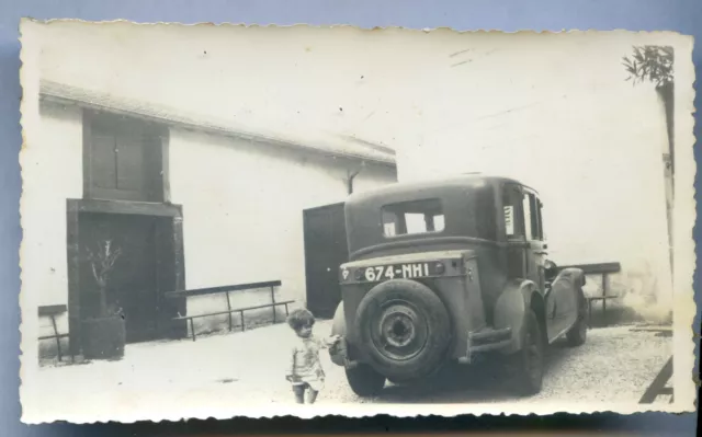 photo ancienne . automobile . Vesoul . hôtel de Cheval Blanc . E.Mary propriét.