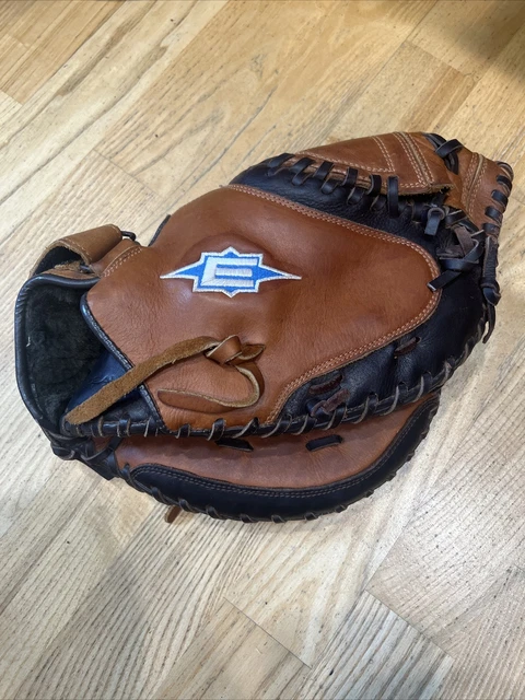 Easton S-2FP Catchers Mitt Right Hand Pro Easton S-2FP Catchers Mitt Right Hand Pro