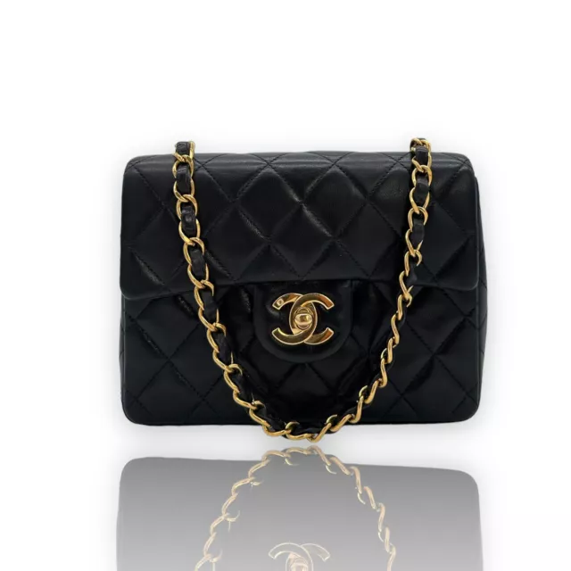 SOLD OUT..Vintage Chanel Mini Pochette in Lambskin 🖤This item is