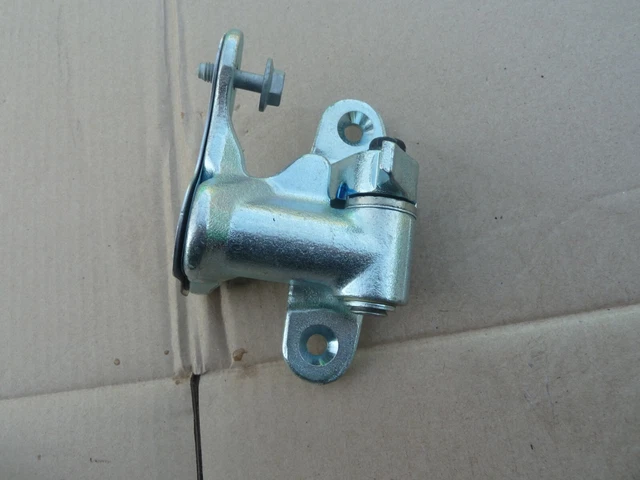 Original Mercedes-Benz AMG Tür Pin Knopf W176 C219 W246 R197 R172