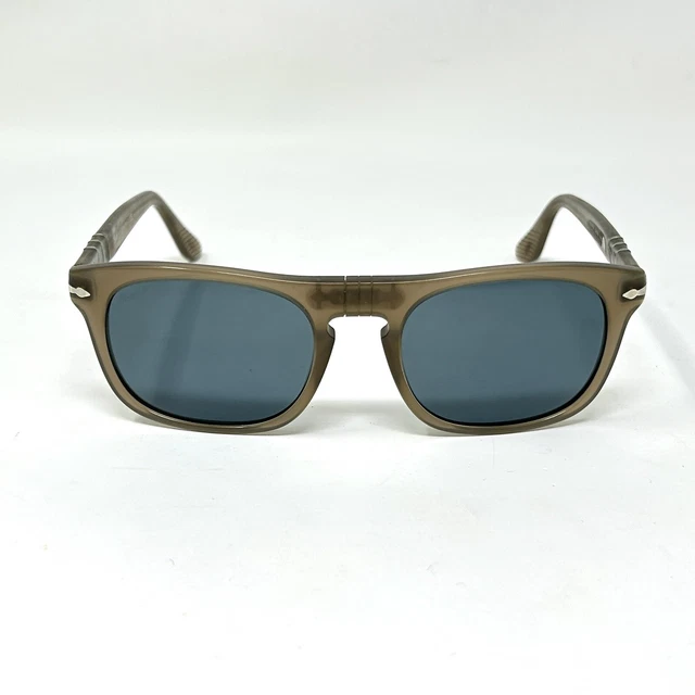 Persol Sunglasses 3018 S 952/4N Polarized Blue Photochromic Lenses Very Rare. Persol Sunglasses 3018 S 952/4N Polarized Blue Photochromic Lenses Very Rare.