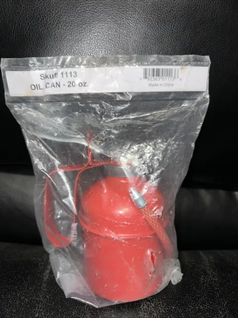 RED METAL OIL CAN Thumb Pump 20 oz  2 Spouts - Flexible & Straight New # 1113