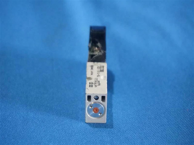 SMC VQD1151U-5L VQD1151U5L Solenoid Valve w/ Breakage