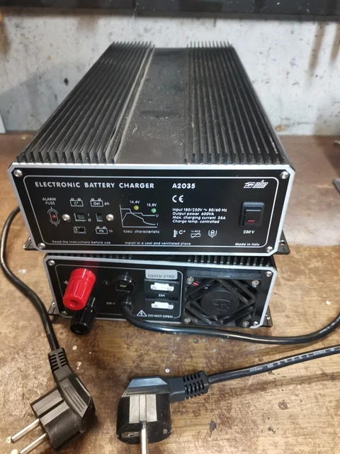 2 x CBE Elektronik Ladegerät A 2035 35A