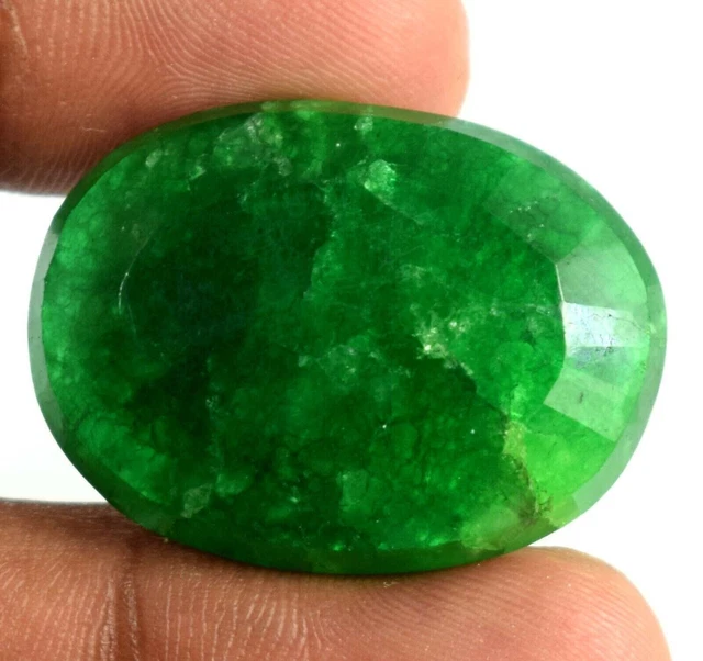 Émeraude Naturelle De Colombie 8,42 Carats – Forme Cœur – Certifiée GIL – Huilage Résine