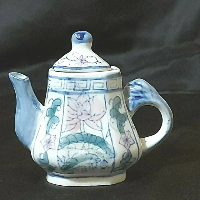 Vintage Mini Tea Pot with Lid Porcelain Blue/White 3-3/4" Tall Preowned