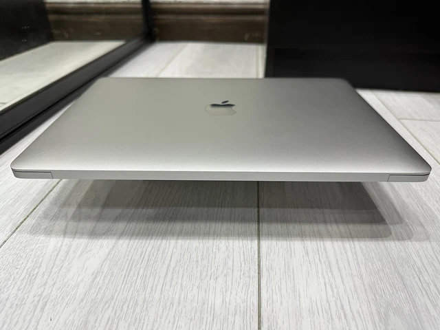 Apple MacBook Pro Retina 13,3" 2020 512 GB SSD 16 GB RAM 2,0 GHz Core i5 - argento 8