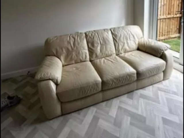 MARKS SPENCERS leather sofa 4 seater settee cream leather