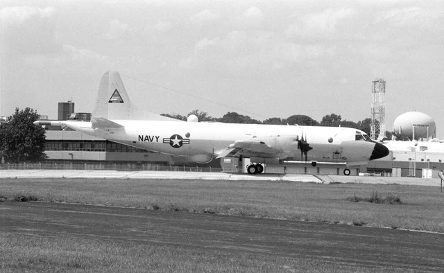 NAWC, US Navy, UP-3A Orion, 148883 at Warminster, 4 Jun 1993 - B&W Neg_6102